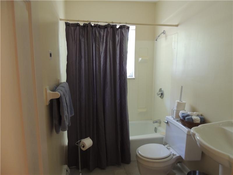 451 Burbank Road Indianapolis, IN 46219 - Photo 13 of 22 Gallery Image 13