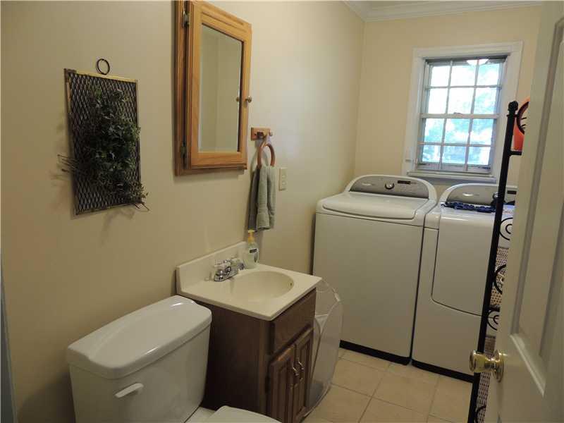 451 Burbank Road Indianapolis, IN 46219 - Photo 18 of 22 Gallery Image 18