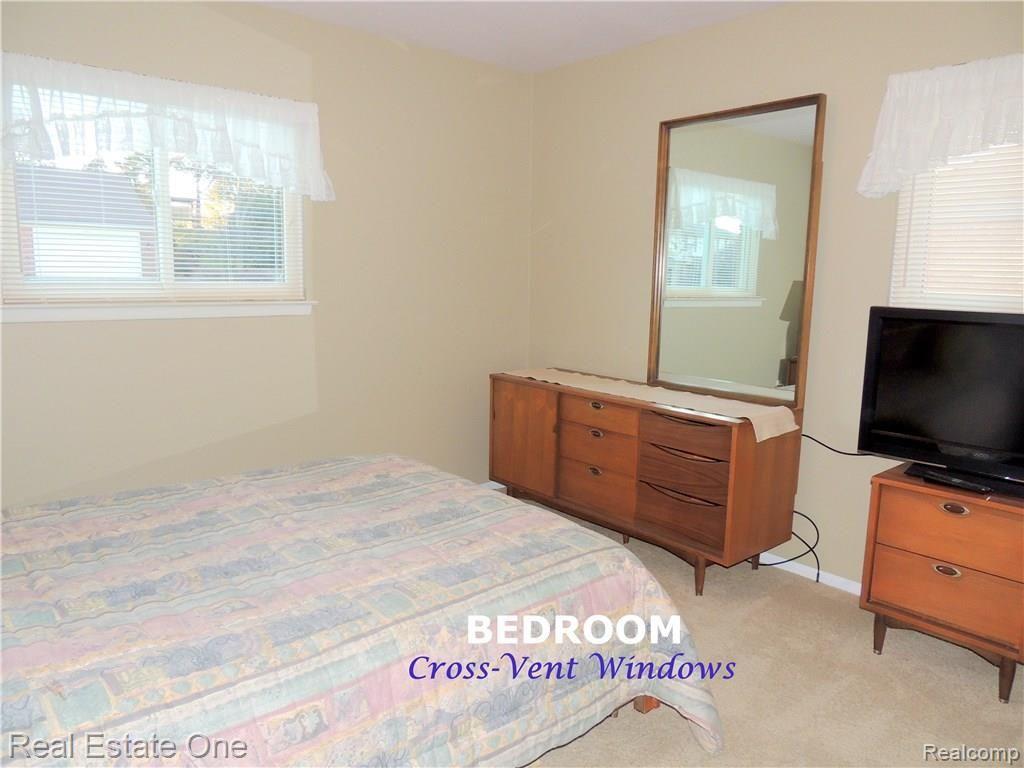 767 Baylor Road Rochester, MI 48309 - Photo 12 of 22 DSCN6035.JPG Bedroom