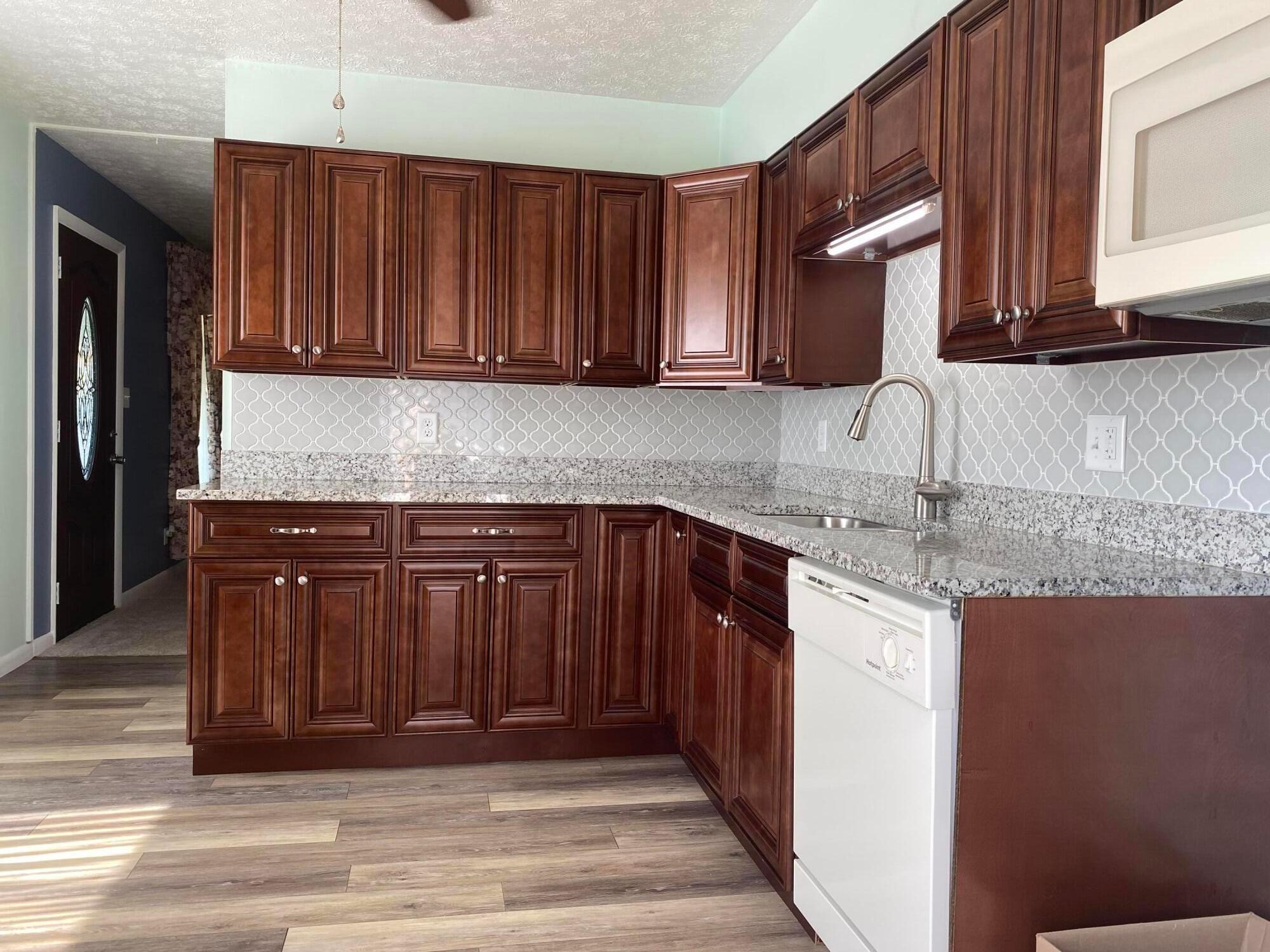 232 East Alcott Road Columbus, OH 43207 - Photo 4 of 19 Gallery Image 4