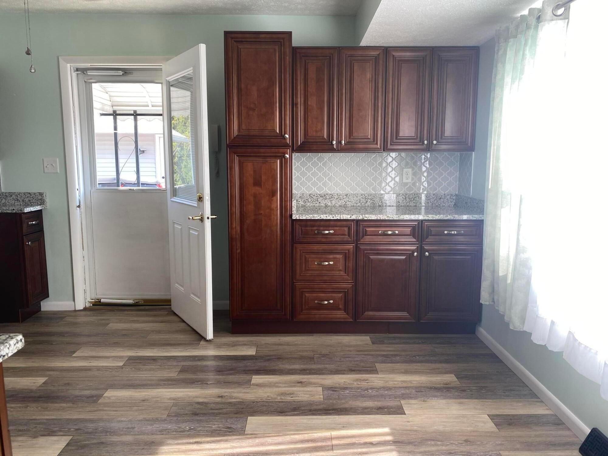 232 East Alcott Road Columbus, OH 43207 - Photo 5 of 19 Gallery Image 5