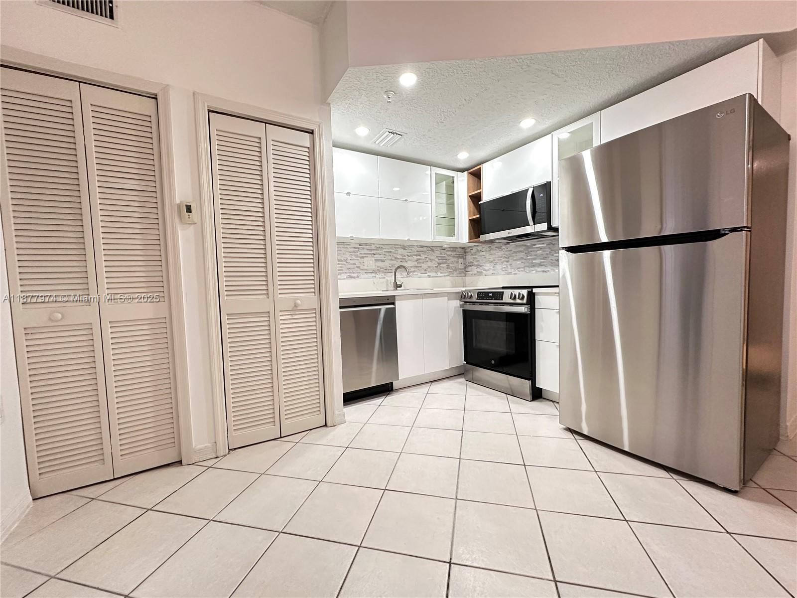 3051 Southwest 27th Avenue, Unit 105 Miami, FL 33133 - Photo 4 of 12