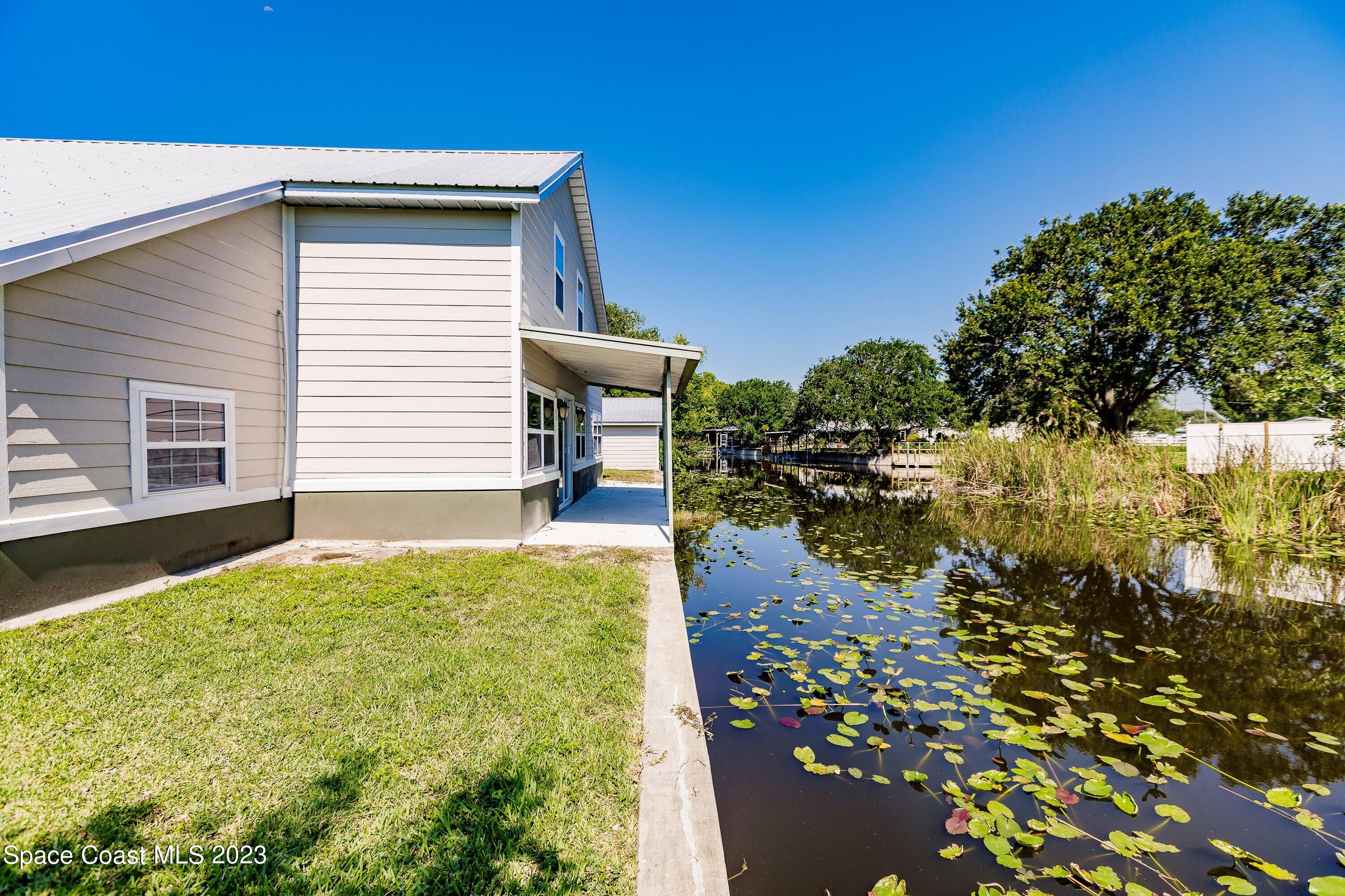 1958 Hunter Road Okeechobee, FL 34974 - Photo 3 of 82 11-Photo 11