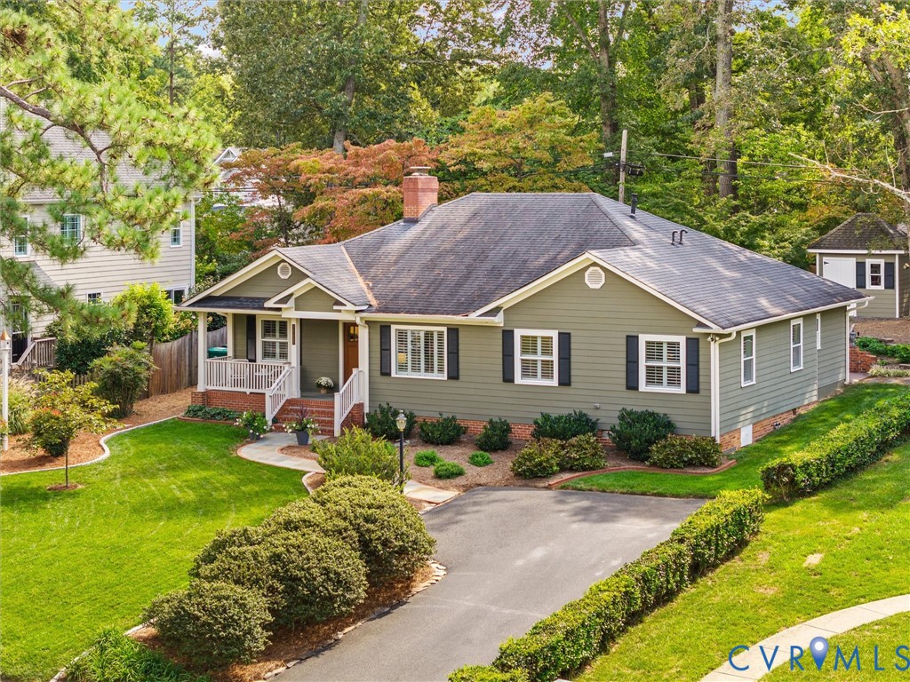 7723 Stuart Hall Road Henrico, VA 23229 - Photo 4 of 42 Expansive lawn with mature trees, paved driveway,