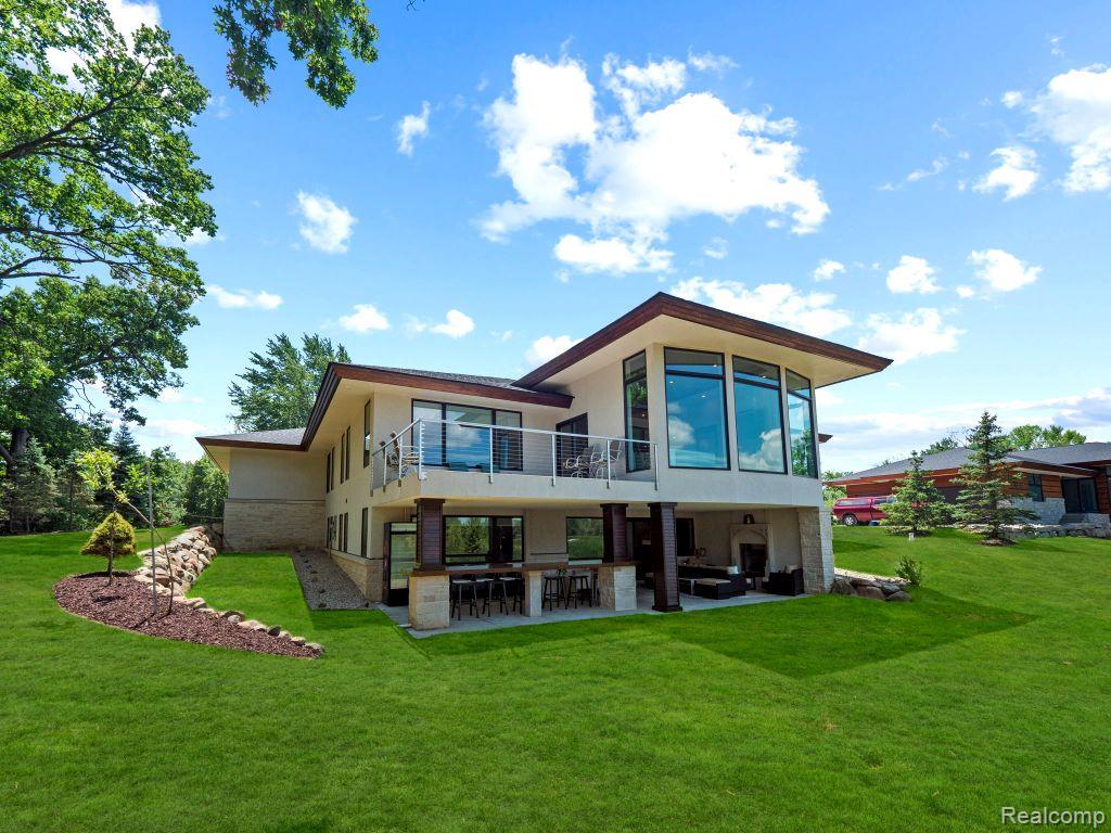 5270 Coomer Road Waterford, MI 48327 - Photo 11 of 92 Gallery Image 11