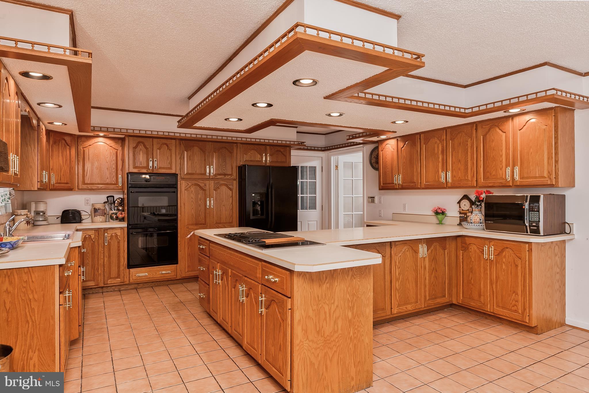 18533 Wagaman Road Hagerstown, MD 21740 - Photo 13 of 30 Lots of Counter Space & Cabinets