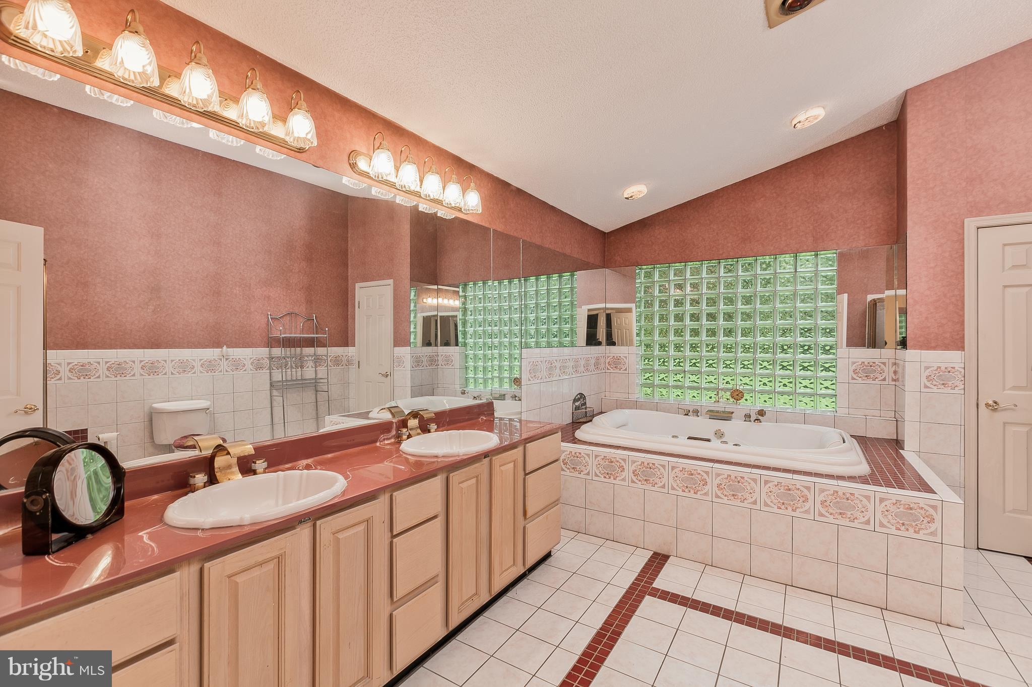 18533 Wagaman Road Hagerstown, MD 21740 - Photo 18 of 30 Master Bathroom SUITE w/ Ceramic Tile