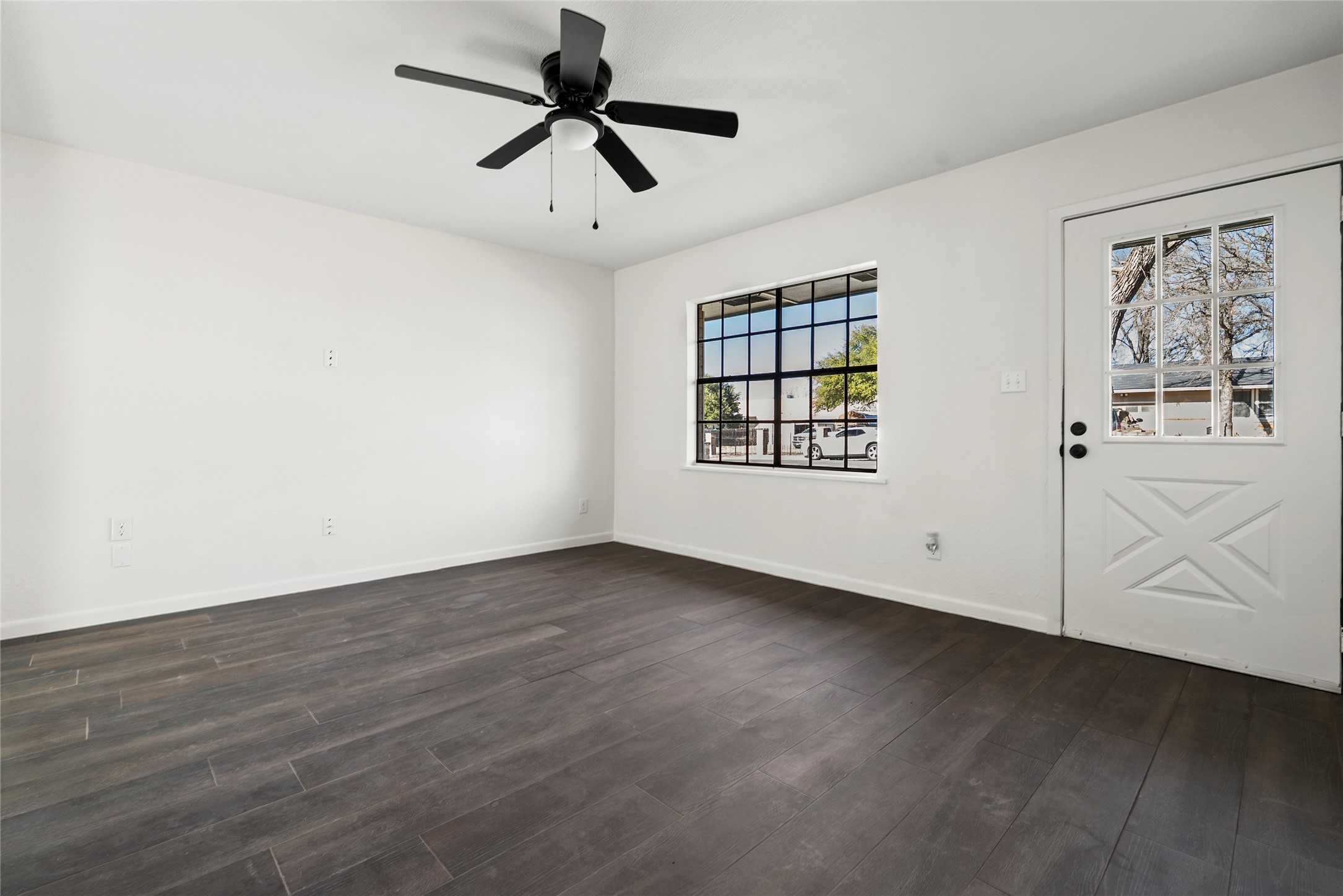 616 Mogonye Lane Elgin, TX 78621 - Photo 5 of 26