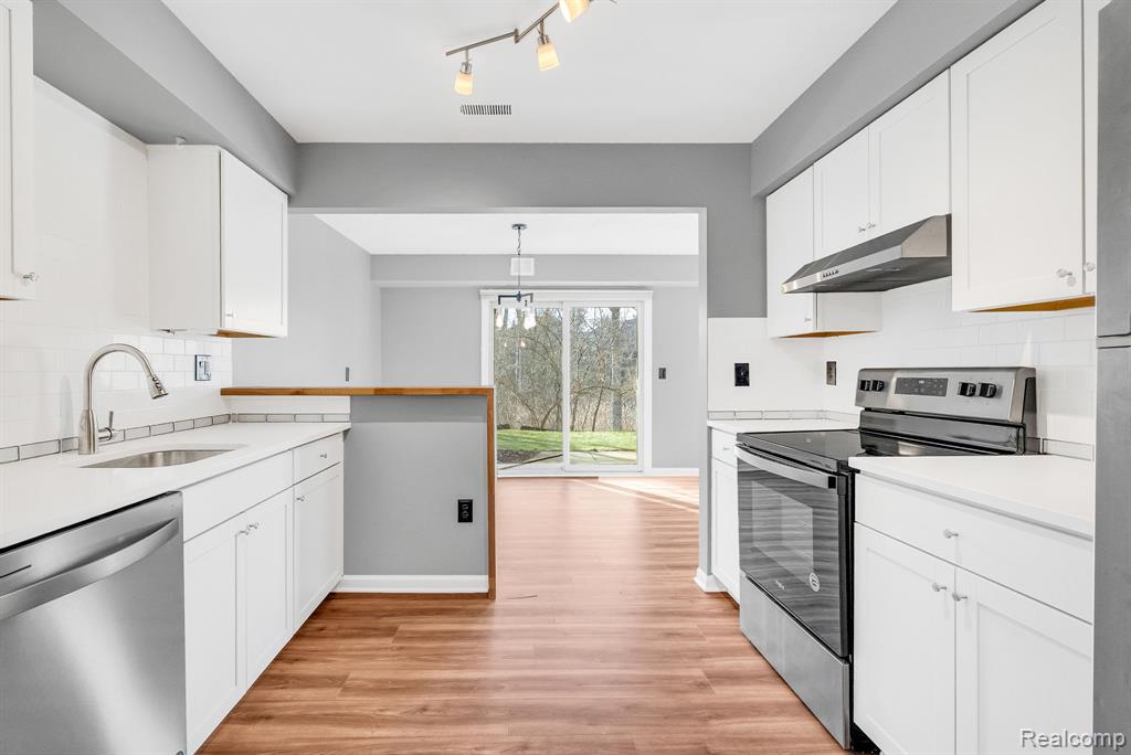 1695 Riverside Drive, Unit 8 Rochester Hills, MI 48309 - Photo 8 of 23