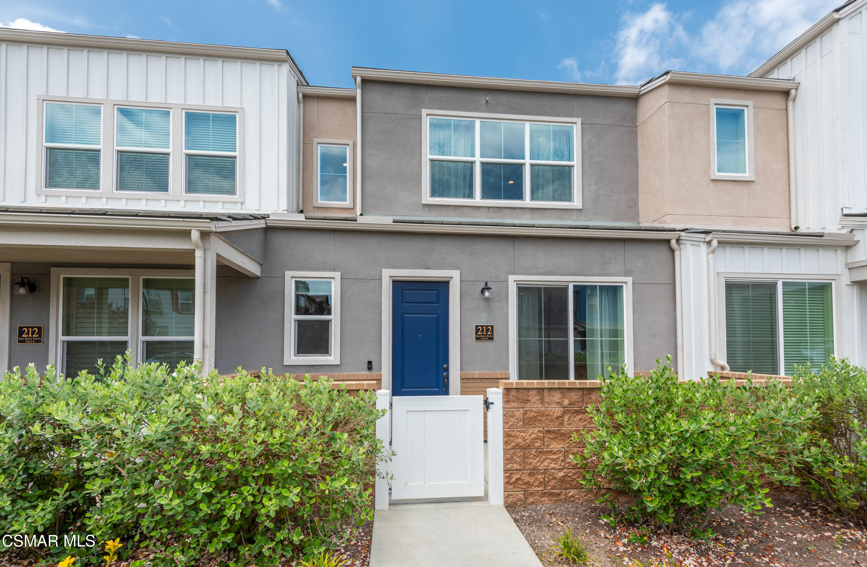 212 Red Brick Drive, Unit 5 Simi Valley, CA 93065 - Photo 4 of 38 4