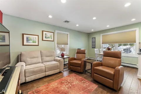 $999,999 | 3175 Court Street, Yorktown Heights, NY 10598