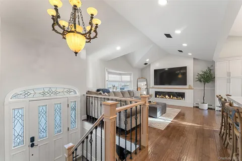 $999,999 | 3175 Court Street, Yorktown Heights, NY 10598