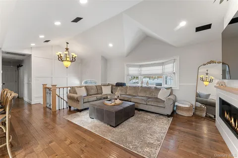 $999,999 | 3175 Court Street, Yorktown Heights, NY 10598