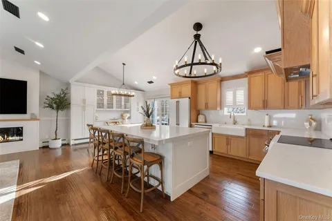 $999,999 | 3175 Court Street, Yorktown Heights, NY 10598