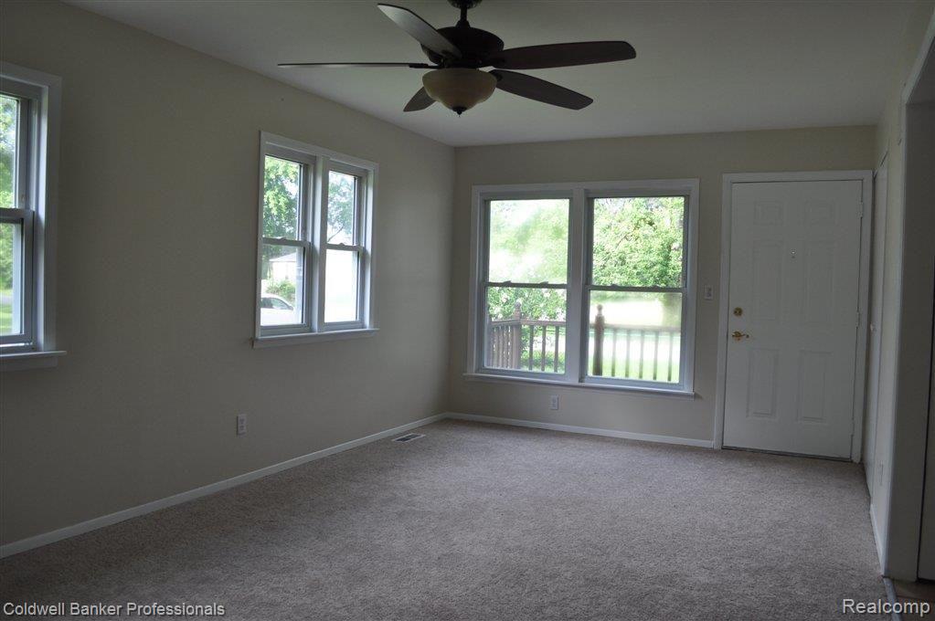 47404 Greenview Road Utica, MI 48317 - Photo 14 of 25 027.JPG