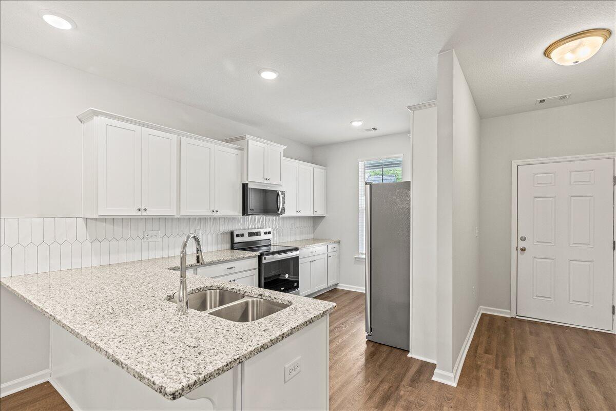 137 Copper Ridge Road Evans, GA 30809 - Photo 6 of 38 06-Kitchen