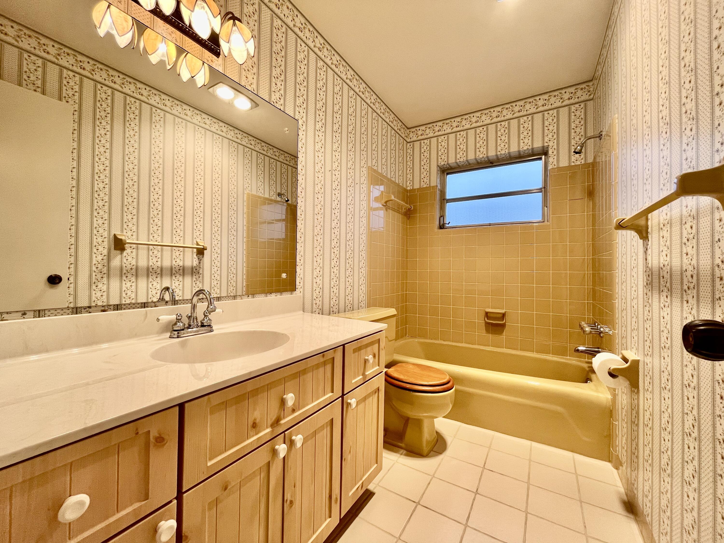 1939 Sharon Street Boca Raton, FL 33486 - Photo 10 of 26 IMG_2949