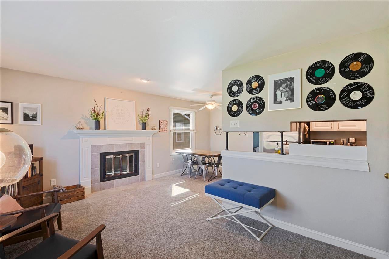 1908 South Ridge Drive Coralville, IA 52241 - Photo 4 of 24 Gallery Image 4