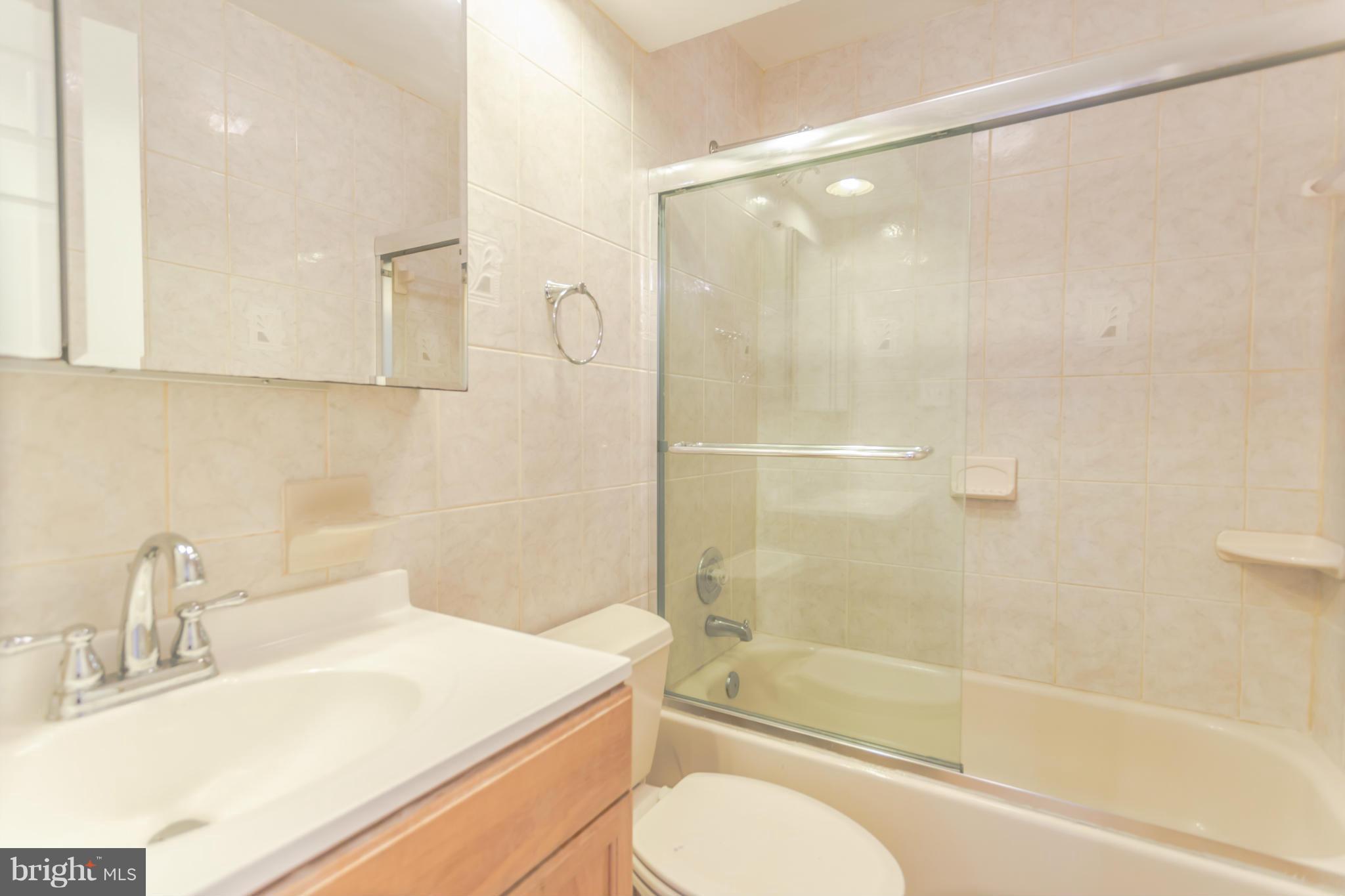 3835 Inverness Road Fairfax, VA 22033 - Photo 19 of 26 Bath