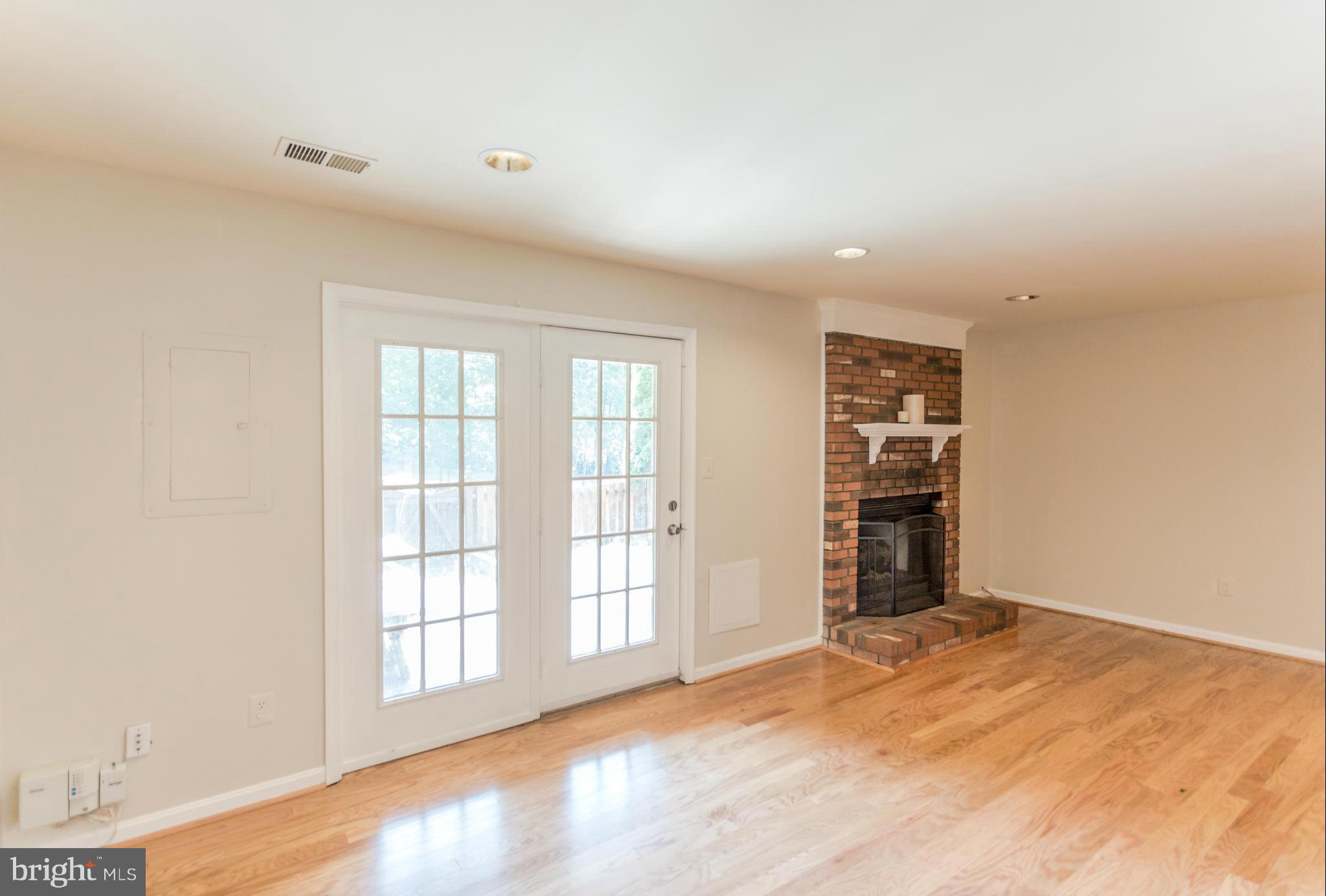 3835 Inverness Road Fairfax, VA 22033 - Photo 23 of 26 Family Room