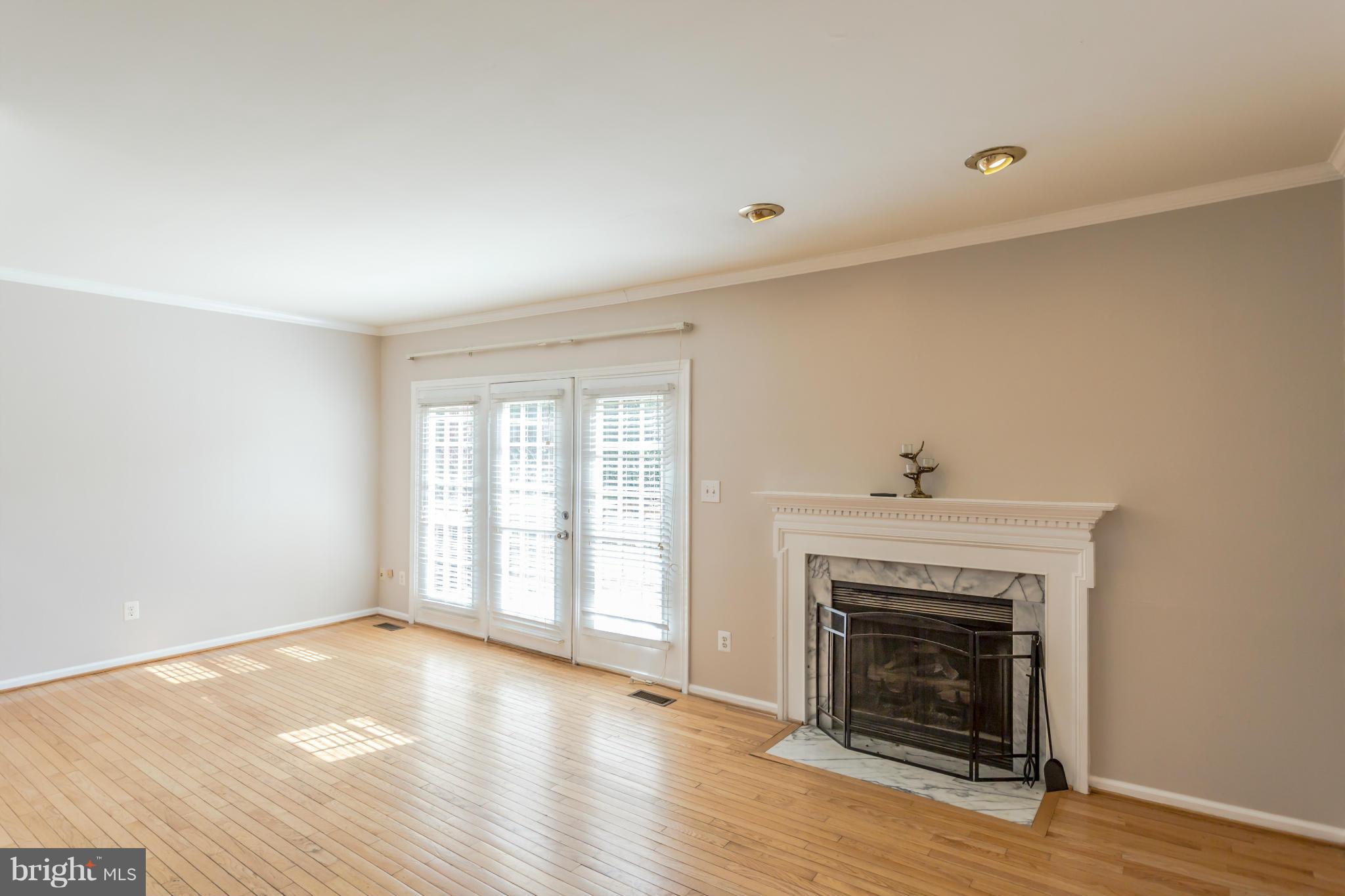 3835 Inverness Road Fairfax, VA 22033 - Photo 8 of 26 Living Room