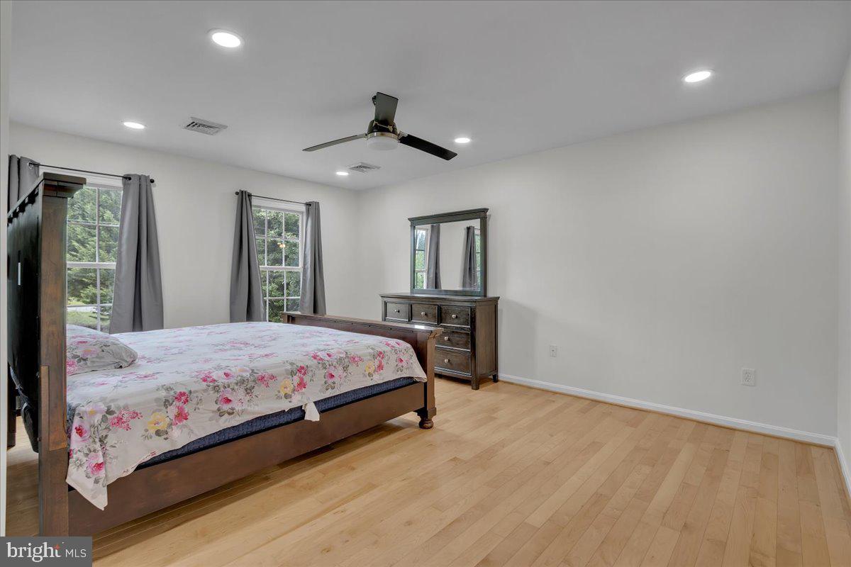 10285 Stansfield Road Laurel, MD 20723 - Photo 27 of 42 Master bedroom