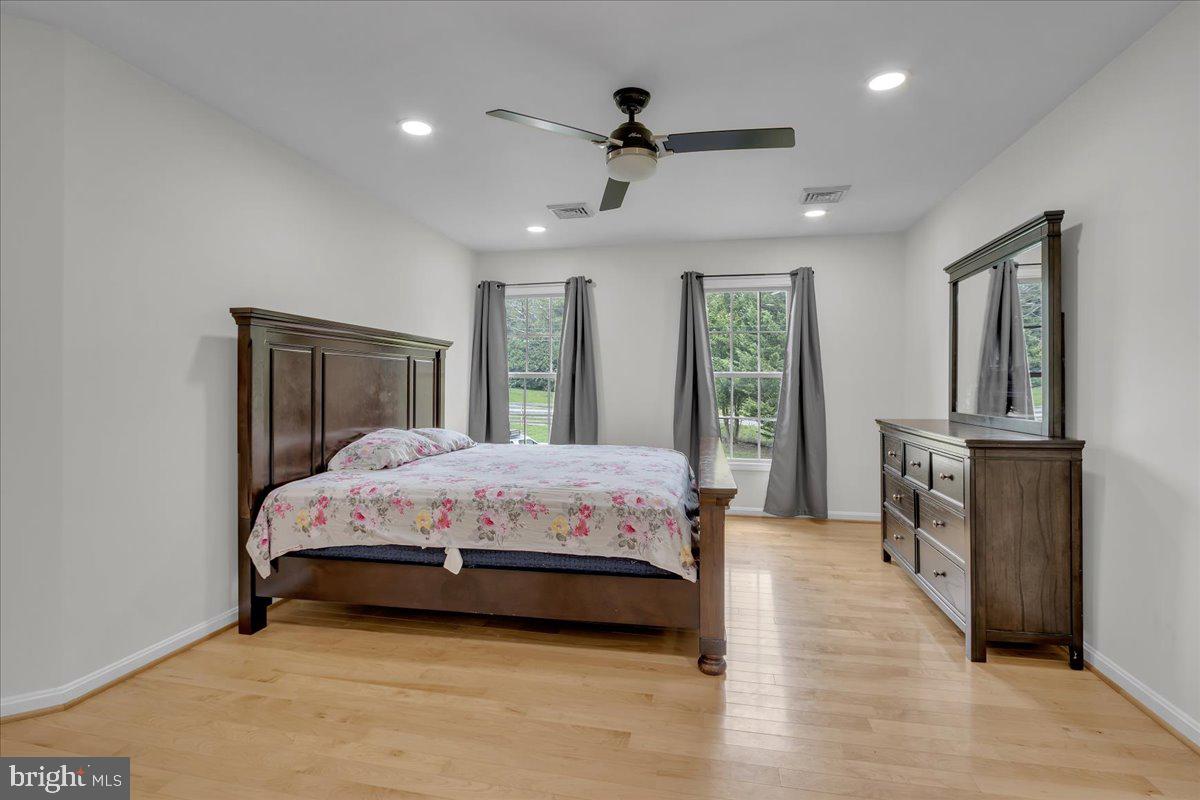 10285 Stansfield Road Laurel, MD 20723 - Photo 28 of 42 Master bedroom