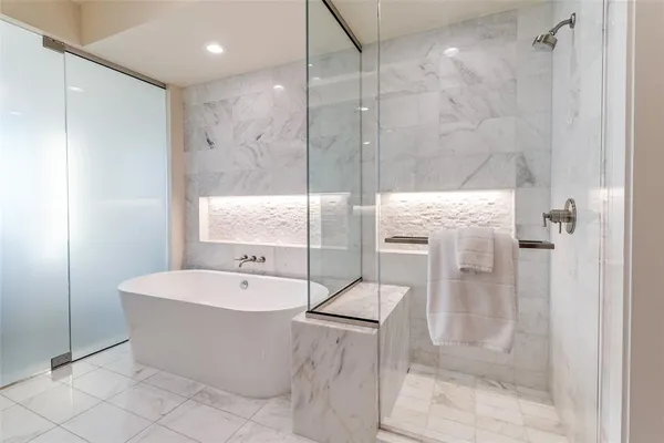 $1,375,000 | 3130 North Harwood Street, Unit 1604, Dallas, TX 75201