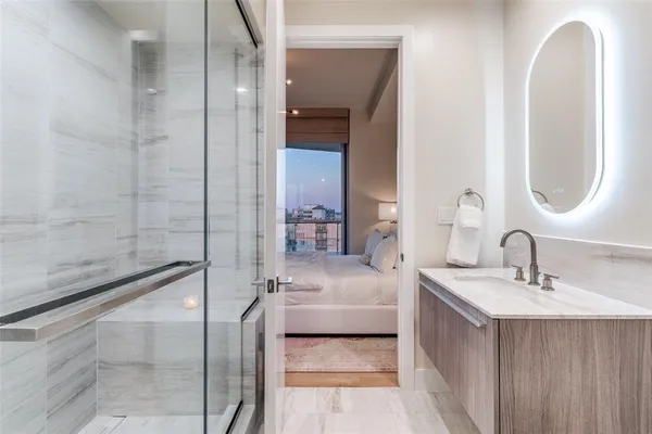 $1,375,000 | 3130 North Harwood Street, Unit 1604, Dallas, TX 75201