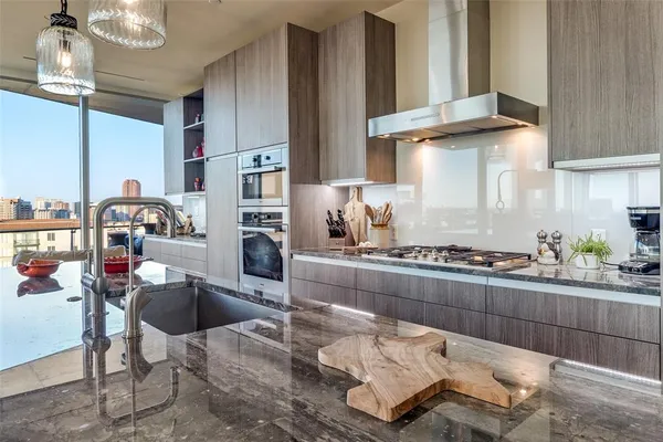 $1,375,000 | 3130 North Harwood Street, Unit 1604, Dallas, TX 75201