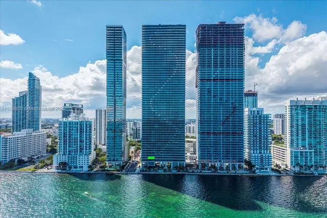 $7,950 | 700 Northeast 24th Street, Unit 306, Miami, FL 33137