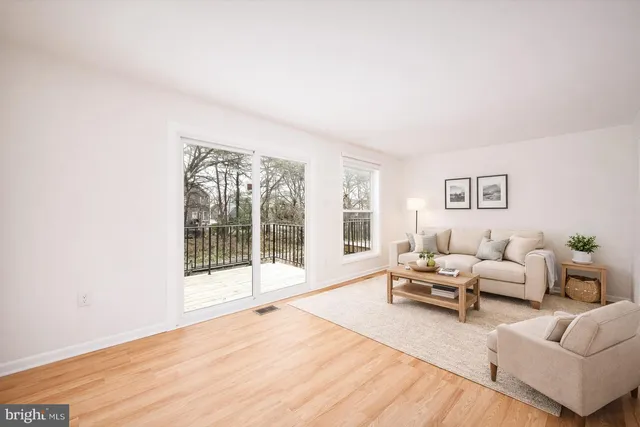 $2,700 | 63 Timber Rock Road, Gaithersburg, MD 20878