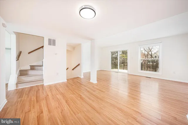 $2,700 | 63 Timber Rock Road, Gaithersburg, MD 20878