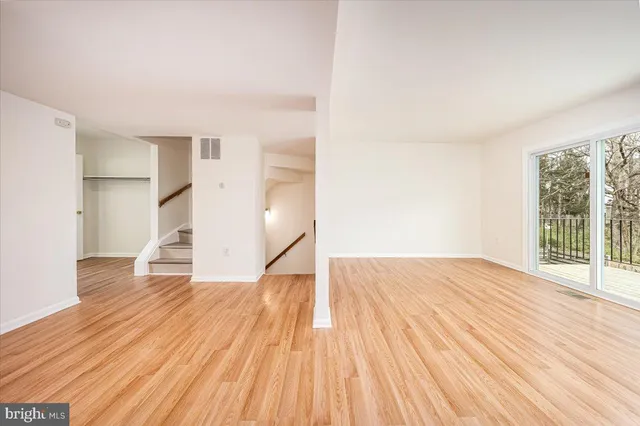 $2,700 | 63 Timber Rock Road, Gaithersburg, MD 20878