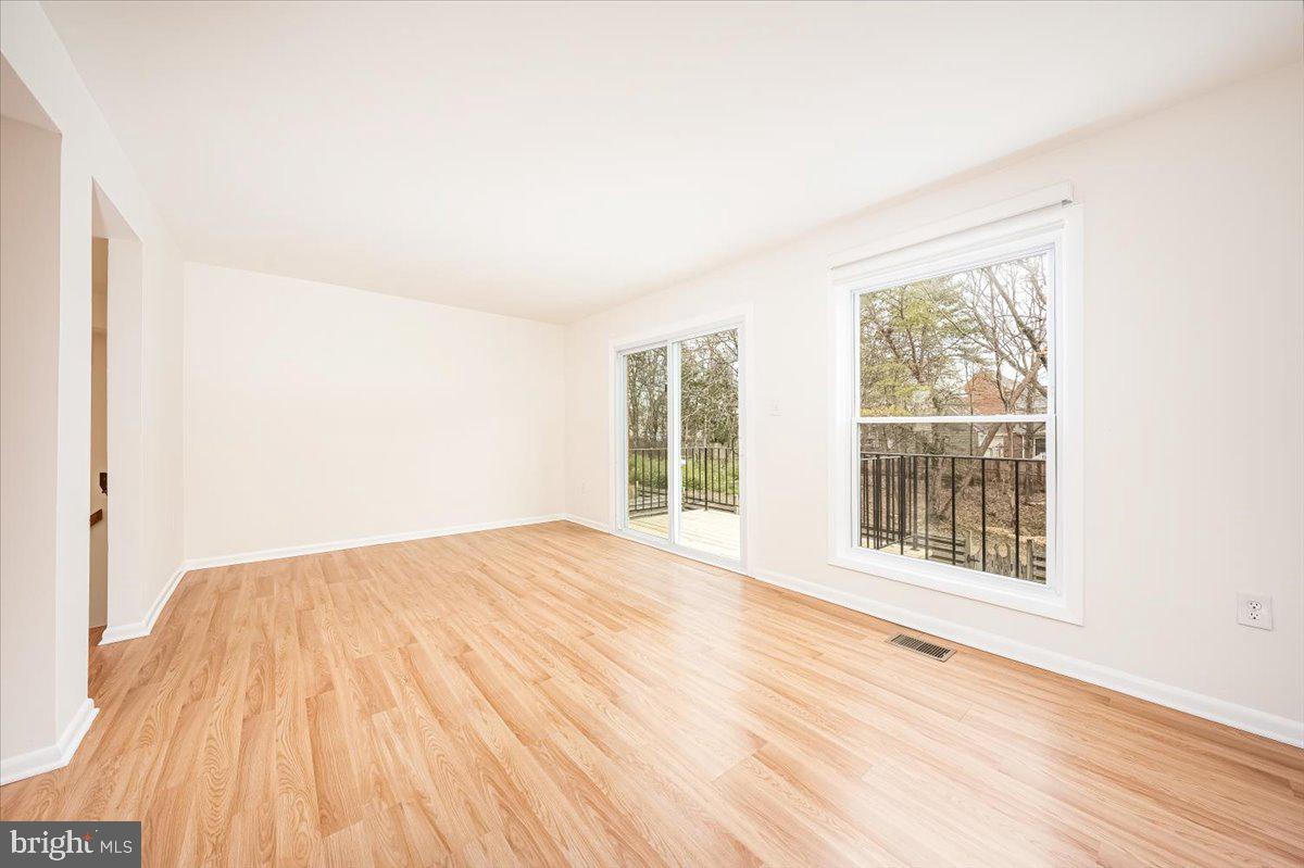 63 Timber Rock Road Gaithersburg, MD 20878 - Photo 19 of 51 Living Room