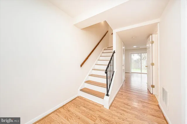 $2,700 | 63 Timber Rock Road, Gaithersburg, MD 20878