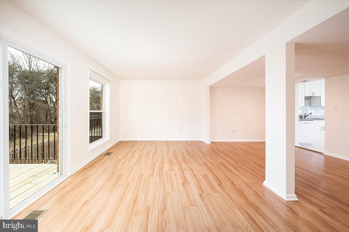 63 Timber Rock Road Gaithersburg, MD 20878 - Photo 20 of 51 Living Room