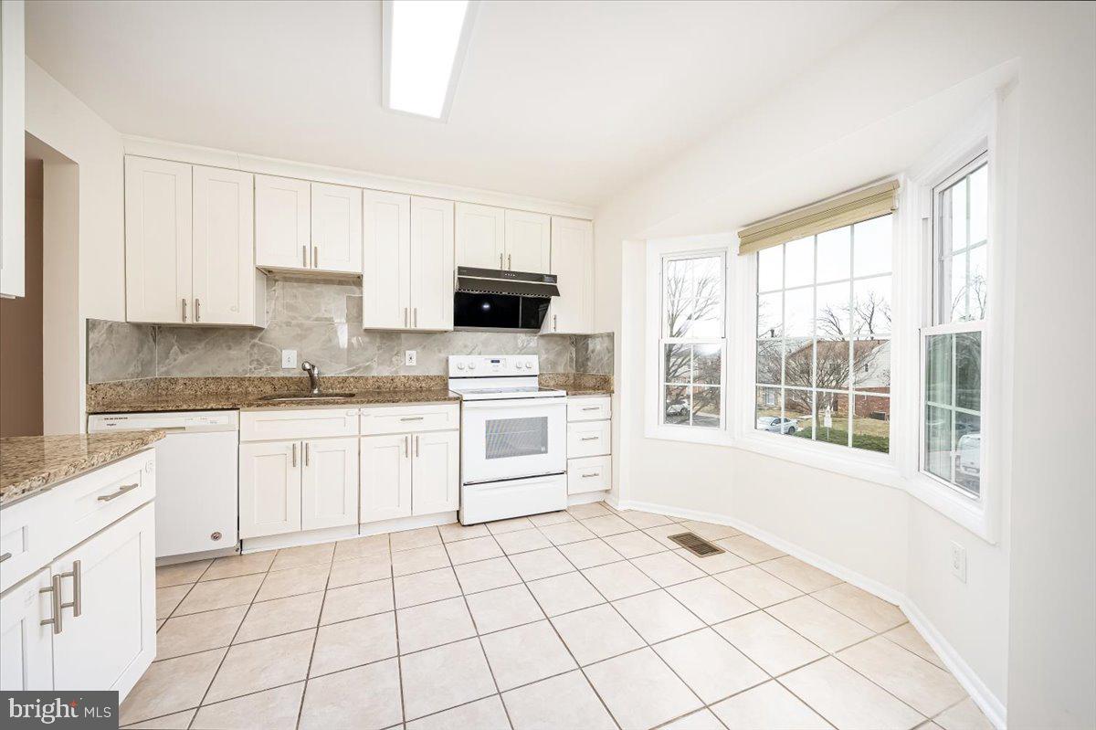 63 Timber Rock Road Gaithersburg, MD 20878 - Photo 29 of 51 Kitchen