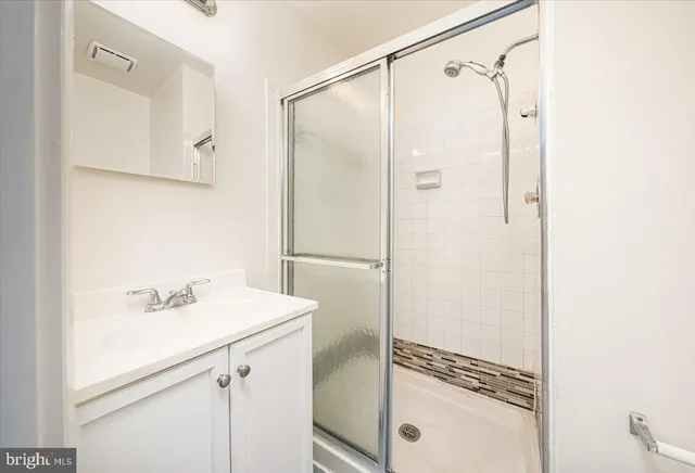 $2,700 | 63 Timber Rock Road, Gaithersburg, MD 20878