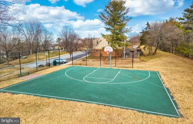 $2,700 | 63 Timber Rock Road, Gaithersburg, MD 20878