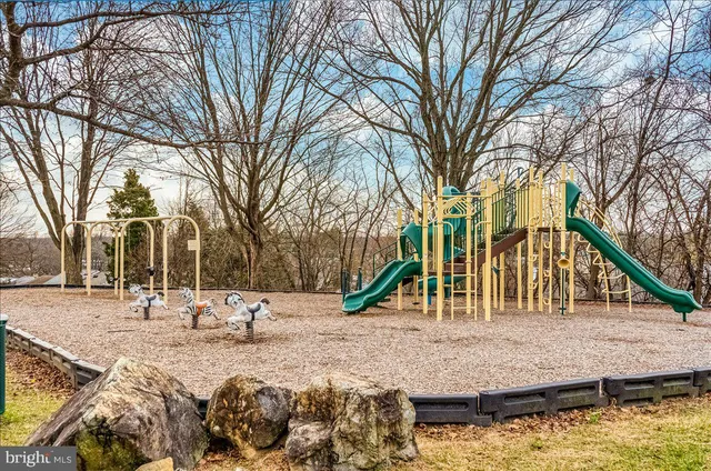 $2,700 | 63 Timber Rock Road, Gaithersburg, MD 20878