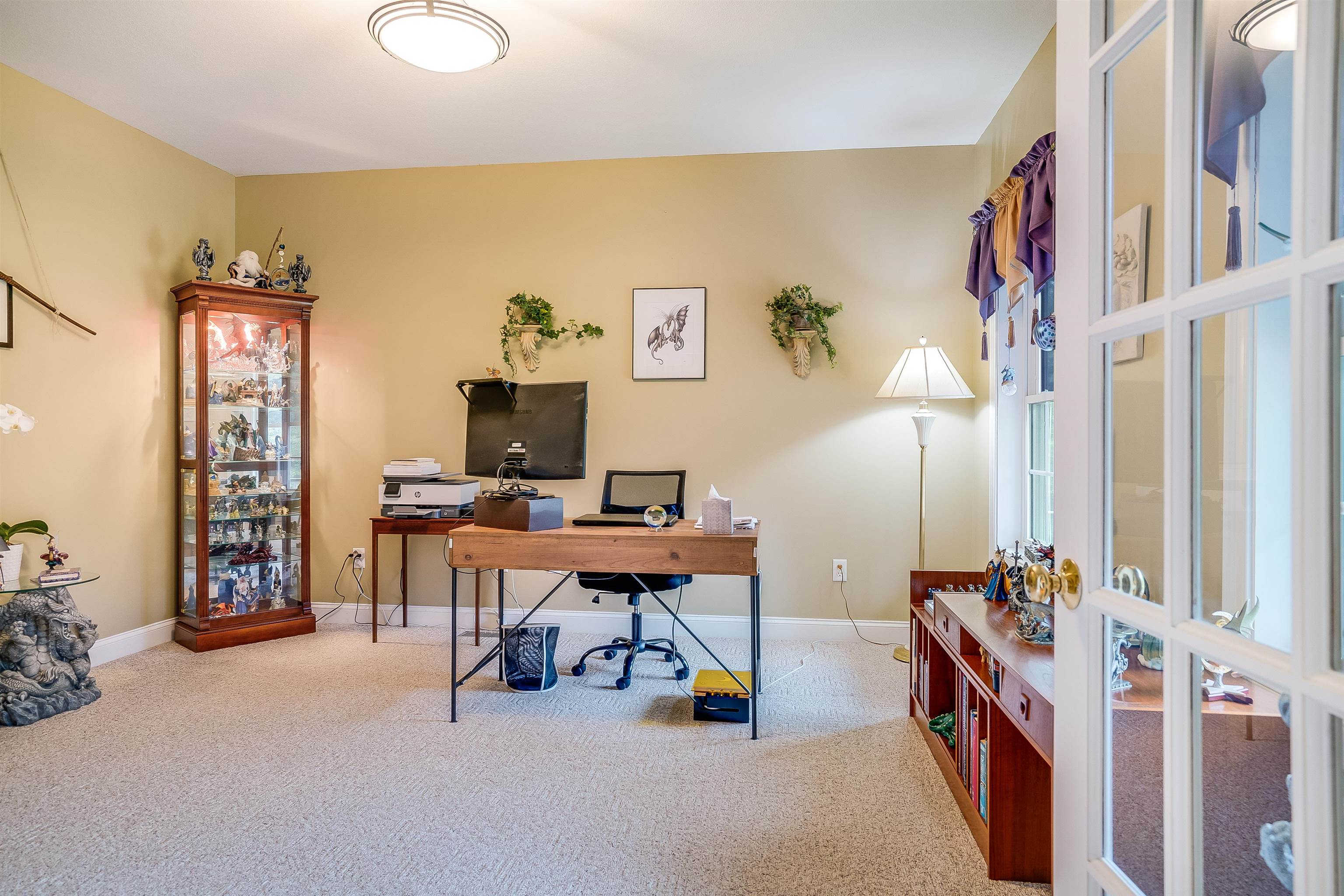573 Bedford Road New Boston, NH 03070 - Photo 8 of 40 Gallery Image 8