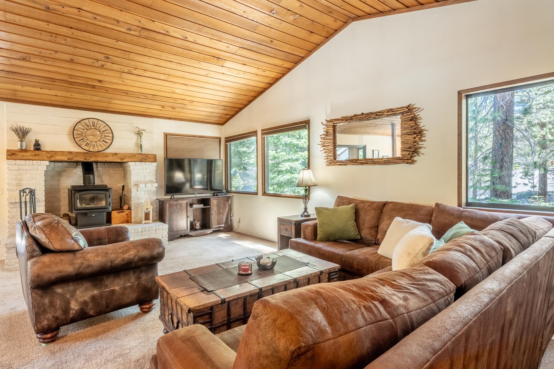 64 Pinehurst Drive Mammoth Lakes, CA 93546 - Photo 3 of 46