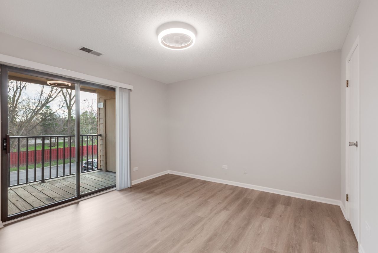 1919 North Hicks Road, Unit 209 Palatine, IL 60074 - Photo 13 of 20