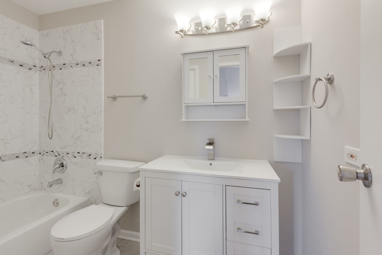 1919 North Hicks Road, Unit 209 Palatine, IL 60074 - Photo 15 of 20