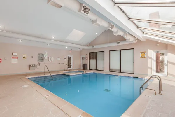 $179,000 | 1919 North Hicks Road, Unit 209, Palatine, IL 60074