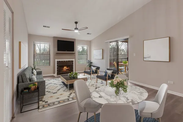 $179,000 | 1919 North Hicks Road, Unit 209, Palatine, IL 60074