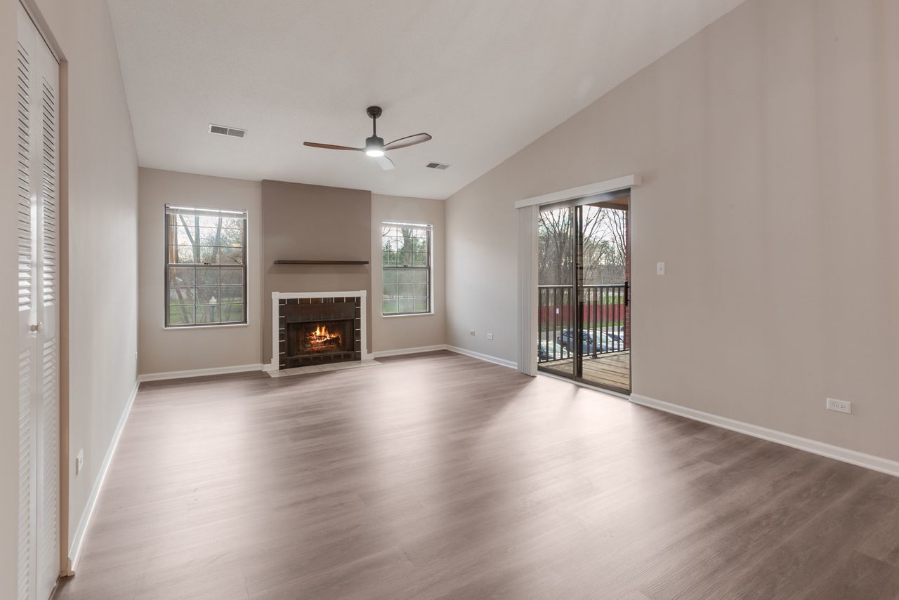 1919 North Hicks Road, Unit 209 Palatine, IL 60074 - Photo 6 of 20