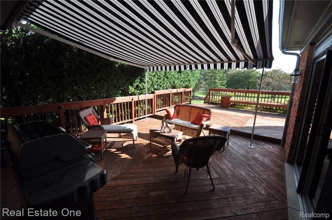 2025 Ridgefield Court Rochester, MI 48306 - Photo 28 of 30 28.JPG