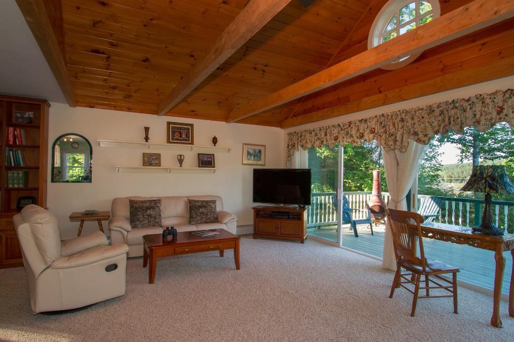 7 Reed's Road Seal Cove, ME 04674 - Photo 9 of 32 Living room